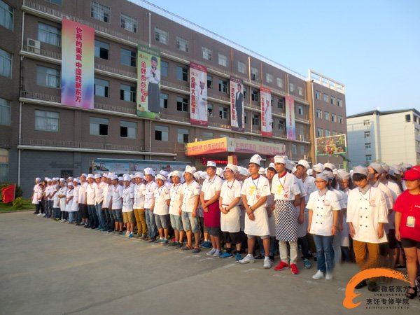 安徽新东方“杜绝乱扔垃圾 保护校园环境”签名仪式成功举行