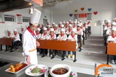 学厨师收获一技之长，入职场凭技能赢高薪