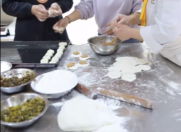学小笼包的学费 \