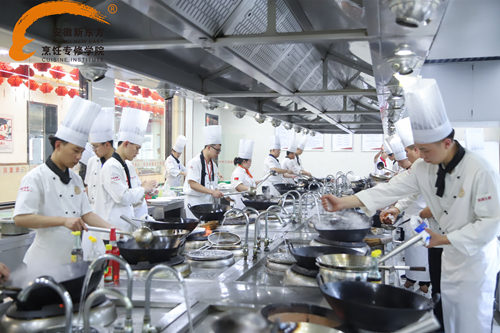 学厨师去哪里学好能学到技术 \