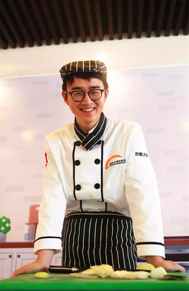 张亦爽:留学归来,他学厨新东方烹饪